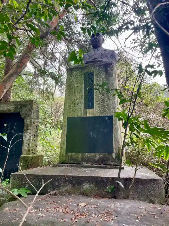 栃木縣護國神社の{uncategorized: "未分類", other: "その他", undefined: "問題あり", building: "その他建物", grave: "お墓", sacred_gate: "鳥居", guardian: "狛犬", statue: "像", buddha: "仏像", history: "歴史", nature: "自然", garden: "庭園", animal: "動物", pagoda: "塔", temizu: "手水舎", mountain_gate: "山門・神門", sanctuary: "本殿・本堂", subordinate: "末社・摂社", art: "芸術", scenery: "景色", jizo: "地蔵", ema: "絵馬", goshuin: "御朱印", omikuji: "おみくじ", items: "授与品その他", amulet: "お守り", goshuincho: "御朱印帳", eats: "食事", festival: "お祭り", votive_dance: "神楽", shichigosan: "七五三参", wedding: "結婚式", experience: "体験その他", initially: "初詣", around: "周辺", anti_infection: "感染症対策"}
