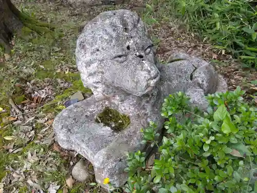 白山神社の狛犬