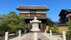 崇福寺の山門