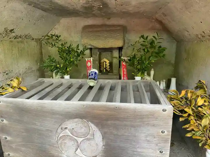 子之神社の{uncategorized: "未分類", other: "その他", undefined: "問題あり", building: "その他建物", grave: "お墓", sacred_gate: "鳥居", guardian: "狛犬", statue: "像", buddha: "仏像", history: "歴史", nature: "自然", garden: "庭園", animal: "動物", pagoda: "塔", temizu: "手水舎", mountain_gate: "山門・神門", sanctuary: "本殿・本堂", subordinate: "末社・摂社", art: "芸術", scenery: "景色", jizo: "地蔵", ema: "絵馬", goshuin: "御朱印", omikuji: "おみくじ", items: "授与品その他", amulet: "お守り", goshuincho: "御朱印帳", eats: "食事", festival: "お祭り", votive_dance: "神楽", shichigosan: "七五三参", wedding: "結婚式", experience: "体験その他", initially: "初詣", around: "周辺", anti_infection: "感染症対策"}