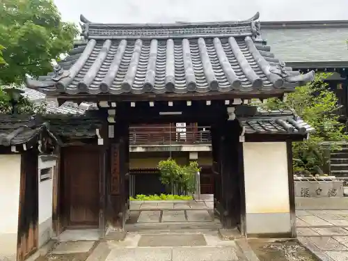 矢田寺大門坊の{uncategorized: "未分類", other: "その他", undefined: "問題あり", building: "その他建物", grave: "お墓", sacred_gate: "鳥居", guardian: "狛犬", statue: "像", buddha: "仏像", history: "歴史", nature: "自然", garden: "庭園", animal: "動物", pagoda: "塔", temizu: "手水舎", mountain_gate: "山門・神門", sanctuary: "本殿・本堂", subordinate: "末社・摂社", art: "芸術", scenery: "景色", jizo: "地蔵", ema: "絵馬", goshuin: "御朱印", omikuji: "おみくじ", items: "授与品その他", amulet: "お守り", goshuincho: "御朱印帳", eats: "食事", festival: "お祭り", votive_dance: "神楽", shichigosan: "七五三参", wedding: "結婚式", experience: "体験その他", initially: "初詣", around: "周辺", anti_infection: "感染症対策"}