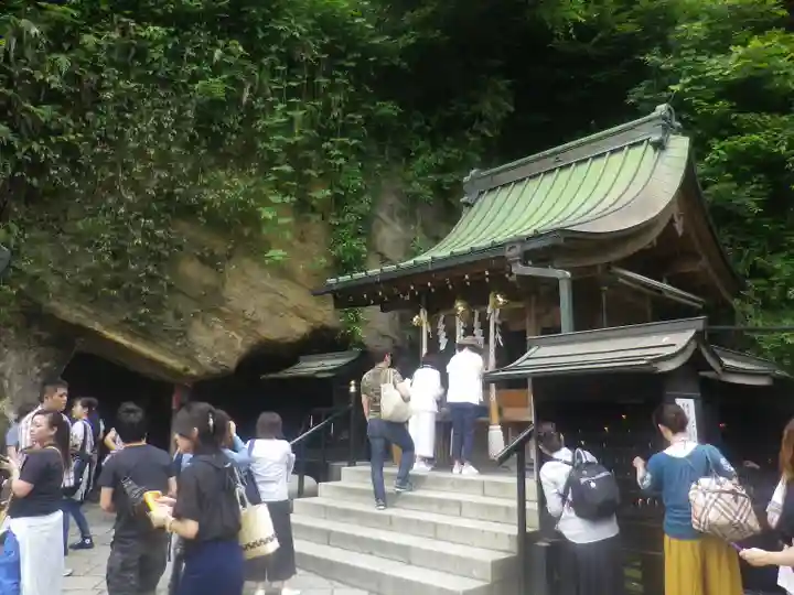 銭洗弁財天宇賀福神社の本殿・本堂
