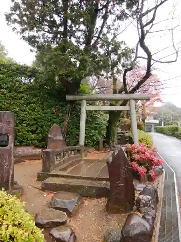 護国寺の鳥居