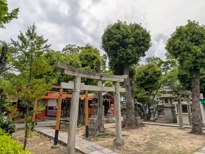 難波大社 生國魂神社の{uncategorized: "未分類", other: "その他", undefined: "問題あり", building: "その他建物", grave: "お墓", sacred_gate: "鳥居", guardian: "狛犬", statue: "像", buddha: "仏像", history: "歴史", nature: "自然", garden: "庭園", animal: "動物", pagoda: "塔", temizu: "手水舎", mountain_gate: "山門・神門", sanctuary: "本殿・本堂", subordinate: "末社・摂社", art: "芸術", scenery: "景色", jizo: "地蔵", ema: "絵馬", goshuin: "御朱印", omikuji: "おみくじ", items: "授与品その他", amulet: "お守り", goshuincho: "御朱印帳", eats: "食事", festival: "お祭り", votive_dance: "神楽", shichigosan: "七五三参", wedding: "結婚式", experience: "体験その他", initially: "初詣", around: "周辺", anti_infection: "感染症対策"}