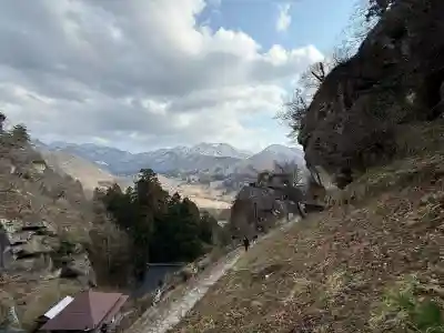 宝珠山 立石寺の{uncategorized: "未分類", other: "その他", undefined: "問題あり", building: "その他建物", grave: "お墓", sacred_gate: "鳥居", guardian: "狛犬", statue: "像", buddha: "仏像", history: "歴史", nature: "自然", garden: "庭園", animal: "動物", pagoda: "塔", temizu: "手水舎", mountain_gate: "山門・神門", sanctuary: "本殿・本堂", subordinate: "末社・摂社", art: "芸術", scenery: "景色", jizo: "地蔵", ema: "絵馬", goshuin: "御朱印", omikuji: "おみくじ", items: "授与品その他", amulet: "お守り", goshuincho: "御朱印帳", eats: "食事", festival: "お祭り", votive_dance: "神楽", shichigosan: "七五三参", wedding: "結婚式", experience: "体験その他", initially: "初詣", around: "周辺", anti_infection: "感染症対策"}