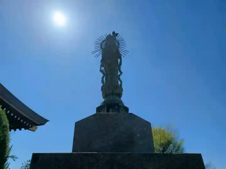 長命寺の{uncategorized: "未分類", other: "その他", undefined: "問題あり", building: "その他建物", grave: "お墓", sacred_gate: "鳥居", guardian: "狛犬", statue: "像", buddha: "仏像", history: "歴史", nature: "自然", garden: "庭園", animal: "動物", pagoda: "塔", temizu: "手水舎", mountain_gate: "山門・神門", sanctuary: "本殿・本堂", subordinate: "末社・摂社", art: "芸術", scenery: "景色", jizo: "地蔵", ema: "絵馬", goshuin: "御朱印", omikuji: "おみくじ", items: "授与品その他", amulet: "お守り", goshuincho: "御朱印帳", eats: "食事", festival: "お祭り", votive_dance: "神楽", shichigosan: "七五三参", wedding: "結婚式", experience: "体験その他", initially: "初詣", around: "周辺", anti_infection: "感染症対策"}