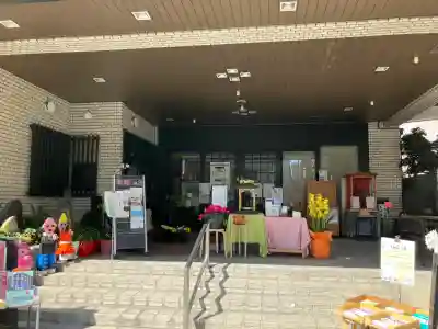 厳念寺の{uncategorized: "未分類", other: "その他", undefined: "問題あり", building: "その他建物", grave: "お墓", sacred_gate: "鳥居", guardian: "狛犬", statue: "像", buddha: "仏像", history: "歴史", nature: "自然", garden: "庭園", animal: "動物", pagoda: "塔", temizu: "手水舎", mountain_gate: "山門・神門", sanctuary: "本殿・本堂", subordinate: "末社・摂社", art: "芸術", scenery: "景色", jizo: "地蔵", ema: "絵馬", goshuin: "御朱印", omikuji: "おみくじ", items: "授与品その他", amulet: "お守り", goshuincho: "御朱印帳", eats: "食事", festival: "お祭り", votive_dance: "神楽", shichigosan: "七五三参", wedding: "結婚式", experience: "体験その他", initially: "初詣", around: "周辺", anti_infection: "感染症対策"}