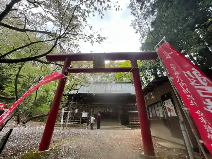 磐椅神社の{uncategorized: "未分類", other: "その他", undefined: "問題あり", building: "その他建物", grave: "お墓", sacred_gate: "鳥居", guardian: "狛犬", statue: "像", buddha: "仏像", history: "歴史", nature: "自然", garden: "庭園", animal: "動物", pagoda: "塔", temizu: "手水舎", mountain_gate: "山門・神門", sanctuary: "本殿・本堂", subordinate: "末社・摂社", art: "芸術", scenery: "景色", jizo: "地蔵", ema: "絵馬", goshuin: "御朱印", omikuji: "おみくじ", items: "授与品その他", amulet: "お守り", goshuincho: "御朱印帳", eats: "食事", festival: "お祭り", votive_dance: "神楽", shichigosan: "七五三参", wedding: "結婚式", experience: "体験その他", initially: "初詣", around: "周辺", anti_infection: "感染症対策"}