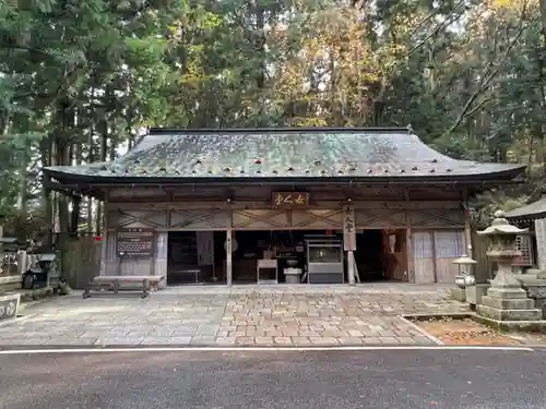 女人堂の本殿・本堂