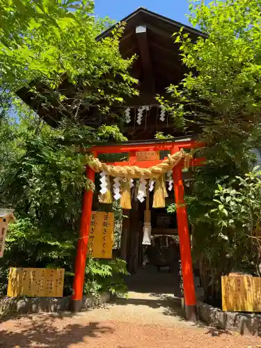 しあわせ神社の{uncategorized: "未分類", other: "その他", undefined: "問題あり", building: "その他建物", grave: "お墓", sacred_gate: "鳥居", guardian: "狛犬", statue: "像", buddha: "仏像", history: "歴史", nature: "自然", garden: "庭園", animal: "動物", pagoda: "塔", temizu: "手水舎", mountain_gate: "山門・神門", sanctuary: "本殿・本堂", subordinate: "末社・摂社", art: "芸術", scenery: "景色", jizo: "地蔵", ema: "絵馬", goshuin: "御朱印", omikuji: "おみくじ", items: "授与品その他", amulet: "お守り", goshuincho: "御朱印帳", eats: "食事", festival: "お祭り", votive_dance: "神楽", shichigosan: "七五三参", wedding: "結婚式", experience: "体験その他", initially: "初詣", around: "周辺", anti_infection: "感染症対策"}