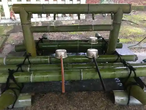 神明社の手水舎