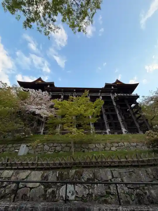 清水寺の{uncategorized: "未分類", other: "その他", undefined: "問題あり", building: "その他建物", grave: "お墓", sacred_gate: "鳥居", guardian: "狛犬", statue: "像", buddha: "仏像", history: "歴史", nature: "自然", garden: "庭園", animal: "動物", pagoda: "塔", temizu: "手水舎", mountain_gate: "山門・神門", sanctuary: "本殿・本堂", subordinate: "末社・摂社", art: "芸術", scenery: "景色", jizo: "地蔵", ema: "絵馬", goshuin: "御朱印", omikuji: "おみくじ", items: "授与品その他", amulet: "お守り", goshuincho: "御朱印帳", eats: "食事", festival: "お祭り", votive_dance: "神楽", shichigosan: "七五三参", wedding: "結婚式", experience: "体験その他", initially: "初詣", around: "周辺", anti_infection: "感染症対策"}