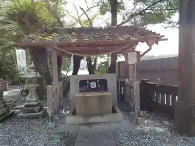 鳴無神社の手水舎