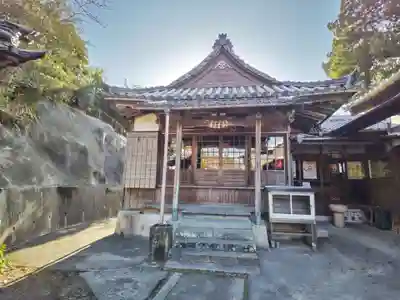 泉蔵院の本殿・本堂