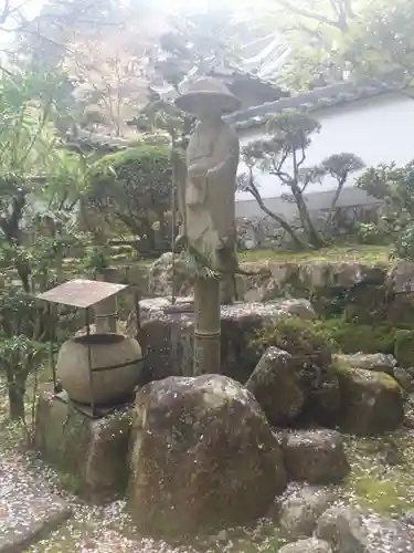 光明寺の像