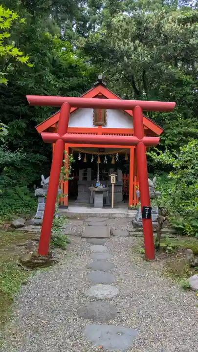 春日山神社の{uncategorized: "未分類", other: "その他", undefined: "問題あり", building: "その他建物", grave: "お墓", sacred_gate: "鳥居", guardian: "狛犬", statue: "像", buddha: "仏像", history: "歴史", nature: "自然", garden: "庭園", animal: "動物", pagoda: "塔", temizu: "手水舎", mountain_gate: "山門・神門", sanctuary: "本殿・本堂", subordinate: "末社・摂社", art: "芸術", scenery: "景色", jizo: "地蔵", ema: "絵馬", goshuin: "御朱印", omikuji: "おみくじ", items: "授与品その他", amulet: "お守り", goshuincho: "御朱印帳", eats: "食事", festival: "お祭り", votive_dance: "神楽", shichigosan: "七五三参", wedding: "結婚式", experience: "体験その他", initially: "初詣", around: "周辺", anti_infection: "感染症対策"}