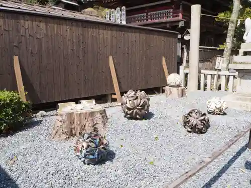 由加山 由加神社本宮の庭園