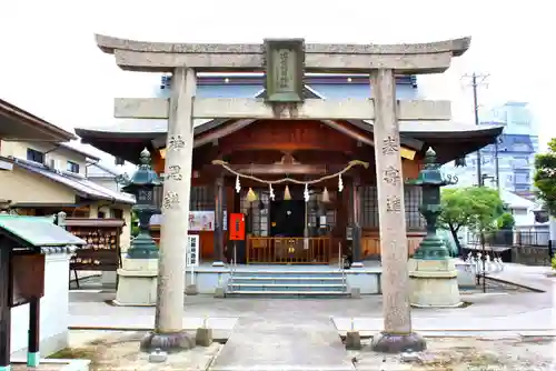 出世稻荷神社の鳥居