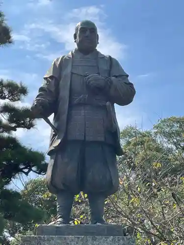 龍城神社の像