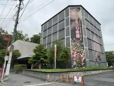 秩父神社の{uncategorized: "未分類", other: "その他", undefined: "問題あり", building: "その他建物", grave: "お墓", sacred_gate: "鳥居", guardian: "狛犬", statue: "像", buddha: "仏像", history: "歴史", nature: "自然", garden: "庭園", animal: "動物", pagoda: "塔", temizu: "手水舎", mountain_gate: "山門・神門", sanctuary: "本殿・本堂", subordinate: "末社・摂社", art: "芸術", scenery: "景色", jizo: "地蔵", ema: "絵馬", goshuin: "御朱印", omikuji: "おみくじ", items: "授与品その他", amulet: "お守り", goshuincho: "御朱印帳", eats: "食事", festival: "お祭り", votive_dance: "神楽", shichigosan: "七五三参", wedding: "結婚式", experience: "体験その他", initially: "初詣", around: "周辺", anti_infection: "感染症対策"}