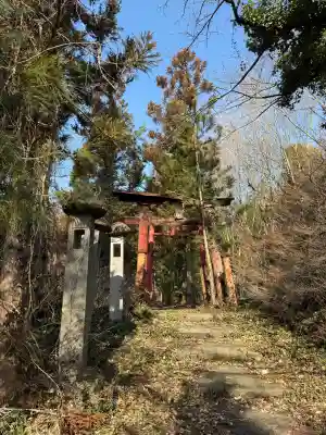 栗川稲荷神社の{uncategorized: "未分類", other: "その他", undefined: "問題あり", building: "その他建物", grave: "お墓", sacred_gate: "鳥居", guardian: "狛犬", statue: "像", buddha: "仏像", history: "歴史", nature: "自然", garden: "庭園", animal: "動物", pagoda: "塔", temizu: "手水舎", mountain_gate: "山門・神門", sanctuary: "本殿・本堂", subordinate: "末社・摂社", art: "芸術", scenery: "景色", jizo: "地蔵", ema: "絵馬", goshuin: "御朱印", omikuji: "おみくじ", items: "授与品その他", amulet: "お守り", goshuincho: "御朱印帳", eats: "食事", festival: "お祭り", votive_dance: "神楽", shichigosan: "七五三参", wedding: "結婚式", experience: "体験その他", initially: "初詣", around: "周辺", anti_infection: "感染症対策"}