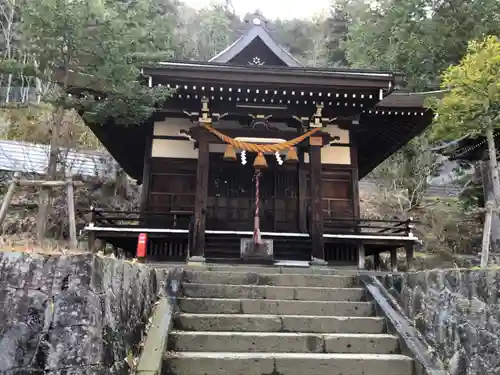 大津神社の本殿