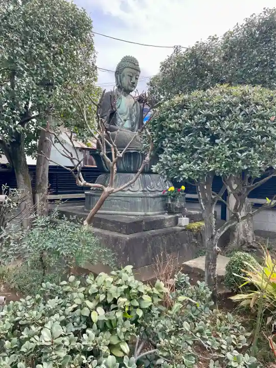 西迎寺の{uncategorized: "未分類", other: "その他", undefined: "問題あり", building: "その他建物", grave: "お墓", sacred_gate: "鳥居", guardian: "狛犬", statue: "像", buddha: "仏像", history: "歴史", nature: "自然", garden: "庭園", animal: "動物", pagoda: "塔", temizu: "手水舎", mountain_gate: "山門・神門", sanctuary: "本殿・本堂", subordinate: "末社・摂社", art: "芸術", scenery: "景色", jizo: "地蔵", ema: "絵馬", goshuin: "御朱印", omikuji: "おみくじ", items: "授与品その他", amulet: "お守り", goshuincho: "御朱印帳", eats: "食事", festival: "お祭り", votive_dance: "神楽", shichigosan: "七五三参", wedding: "結婚式", experience: "体験その他", initially: "初詣", around: "周辺", anti_infection: "感染症対策"}
