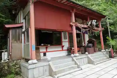 満願滝弁財天の本殿・本堂