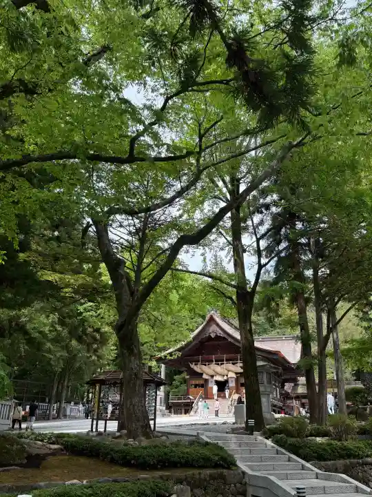 諏訪大社下社秋宮(長野県)