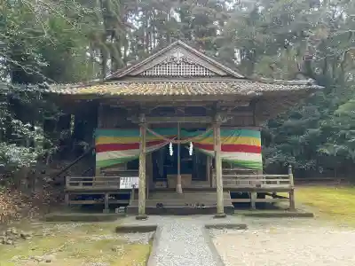 潮嶽神社の{uncategorized: "未分類", other: "その他", undefined: "問題あり", building: "その他建物", grave: "お墓", sacred_gate: "鳥居", guardian: "狛犬", statue: "像", buddha: "仏像", history: "歴史", nature: "自然", garden: "庭園", animal: "動物", pagoda: "塔", temizu: "手水舎", mountain_gate: "山門・神門", sanctuary: "本殿・本堂", subordinate: "末社・摂社", art: "芸術", scenery: "景色", jizo: "地蔵", ema: "絵馬", goshuin: "御朱印", omikuji: "おみくじ", items: "授与品その他", amulet: "お守り", goshuincho: "御朱印帳", eats: "食事", festival: "お祭り", votive_dance: "神楽", shichigosan: "七五三参", wedding: "結婚式", experience: "体験その他", initially: "初詣", around: "周辺", anti_infection: "感染症対策"}
