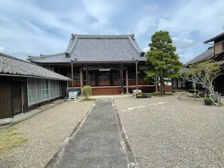 光臨寺の{uncategorized: "未分類", other: "その他", undefined: "問題あり", building: "その他建物", grave: "お墓", sacred_gate: "鳥居", guardian: "狛犬", statue: "像", buddha: "仏像", history: "歴史", nature: "自然", garden: "庭園", animal: "動物", pagoda: "塔", temizu: "手水舎", mountain_gate: "山門・神門", sanctuary: "本殿・本堂", subordinate: "末社・摂社", art: "芸術", scenery: "景色", jizo: "地蔵", ema: "絵馬", goshuin: "御朱印", omikuji: "おみくじ", items: "授与品その他", amulet: "お守り", goshuincho: "御朱印帳", eats: "食事", festival: "お祭り", votive_dance: "神楽", shichigosan: "七五三参", wedding: "結婚式", experience: "体験その他", initially: "初詣", around: "周辺", anti_infection: "感染症対策"}