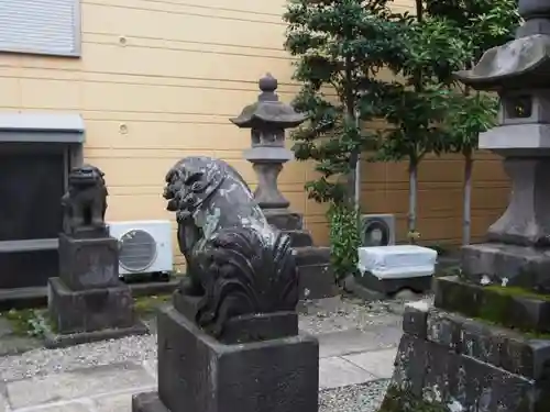 秋葉神社の狛犬