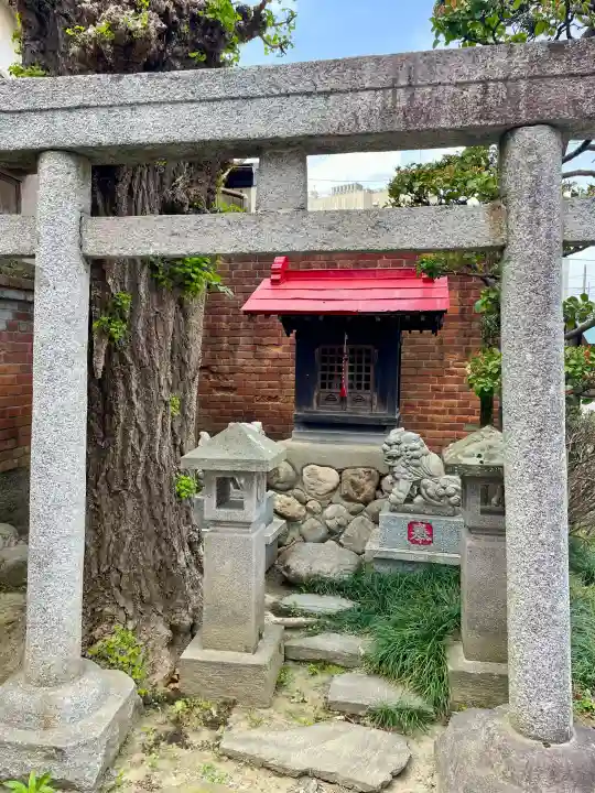 笠間稲荷神社の{uncategorized: "未分類", other: "その他", undefined: "問題あり", building: "その他建物", grave: "お墓", sacred_gate: "鳥居", guardian: "狛犬", statue: "像", buddha: "仏像", history: "歴史", nature: "自然", garden: "庭園", animal: "動物", pagoda: "塔", temizu: "手水舎", mountain_gate: "山門・神門", sanctuary: "本殿・本堂", subordinate: "末社・摂社", art: "芸術", scenery: "景色", jizo: "地蔵", ema: "絵馬", goshuin: "御朱印", omikuji: "おみくじ", items: "授与品その他", amulet: "お守り", goshuincho: "御朱印帳", eats: "食事", festival: "お祭り", votive_dance: "神楽", shichigosan: "七五三参", wedding: "結婚式", experience: "体験その他", initially: "初詣", around: "周辺", anti_infection: "感染症対策"}