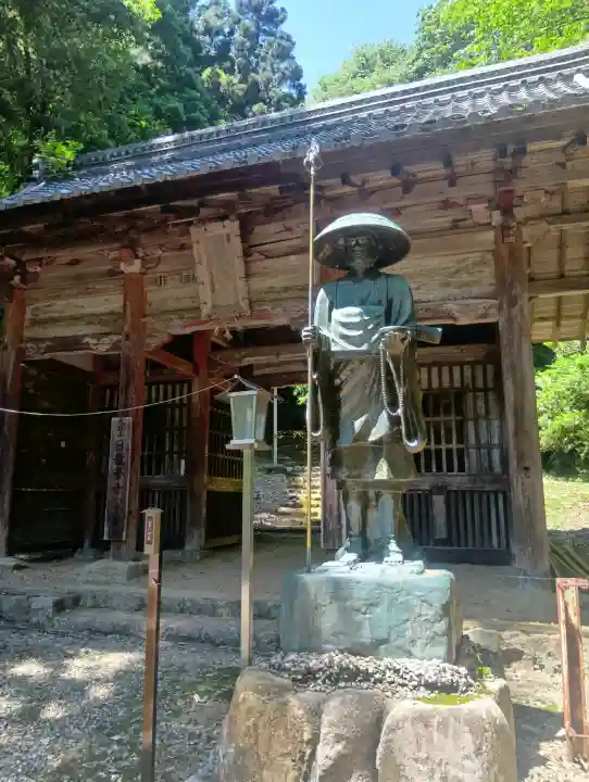日龍峯寺(高澤観音)(美濃清水)の{uncategorized: "未分類", other: "その他", undefined: "問題あり", building: "その他建物", grave: "お墓", sacred_gate: "鳥居", guardian: "狛犬", statue: "像", buddha: "仏像", history: "歴史", nature: "自然", garden: "庭園", animal: "動物", pagoda: "塔", temizu: "手水舎", mountain_gate: "山門・神門", sanctuary: "本殿・本堂", subordinate: "末社・摂社", art: "芸術", scenery: "景色", jizo: "地蔵", ema: "絵馬", goshuin: "御朱印", omikuji: "おみくじ", items: "授与品その他", amulet: "お守り", goshuincho: "御朱印帳", eats: "食事", festival: "お祭り", votive_dance: "神楽", shichigosan: "七五三参", wedding: "結婚式", experience: "体験その他", initially: "初詣", around: "周辺", anti_infection: "感染症対策"}