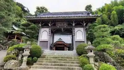 東林寺の山門