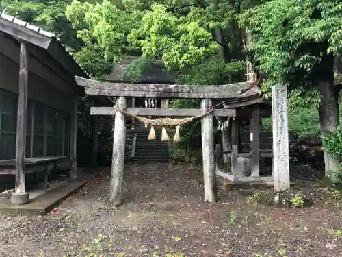 八幡神社の鳥居