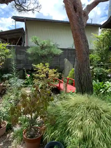 御嶽山神社の庭園