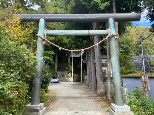 諏訪神社の鳥居