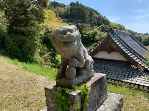 平田神社の狛犬