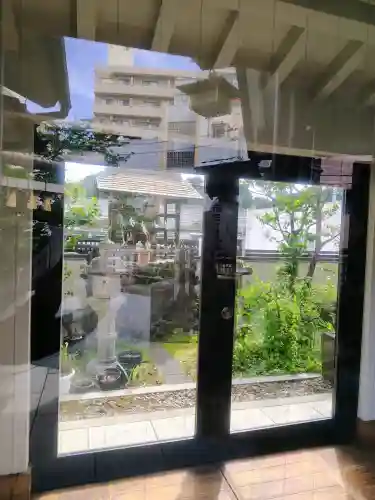 元三島神社の{uncategorized: "未分類", other: "その他", undefined: "問題あり", building: "その他建物", grave: "お墓", sacred_gate: "鳥居", guardian: "狛犬", statue: "像", buddha: "仏像", history: "歴史", nature: "自然", garden: "庭園", animal: "動物", pagoda: "塔", temizu: "手水舎", mountain_gate: "山門・神門", sanctuary: "本殿・本堂", subordinate: "末社・摂社", art: "芸術", scenery: "景色", jizo: "地蔵", ema: "絵馬", goshuin: "御朱印", omikuji: "おみくじ", items: "授与品その他", amulet: "お守り", goshuincho: "御朱印帳", eats: "食事", festival: "お祭り", votive_dance: "神楽", shichigosan: "七五三参", wedding: "結婚式", experience: "体験その他", initially: "初詣", around: "周辺", anti_infection: "感染症対策"}