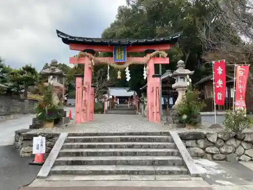 宝来山神社の{uncategorized: "未分類", other: "その他", undefined: "問題あり", building: "その他建物", grave: "お墓", sacred_gate: "鳥居", guardian: "狛犬", statue: "像", buddha: "仏像", history: "歴史", nature: "自然", garden: "庭園", animal: "動物", pagoda: "塔", temizu: "手水舎", mountain_gate: "山門・神門", sanctuary: "本殿・本堂", subordinate: "末社・摂社", art: "芸術", scenery: "景色", jizo: "地蔵", ema: "絵馬", goshuin: "御朱印", omikuji: "おみくじ", items: "授与品その他", amulet: "お守り", goshuincho: "御朱印帳", eats: "食事", festival: "お祭り", votive_dance: "神楽", shichigosan: "七五三参", wedding: "結婚式", experience: "体験その他", initially: "初詣", around: "周辺", anti_infection: "感染症対策"}
