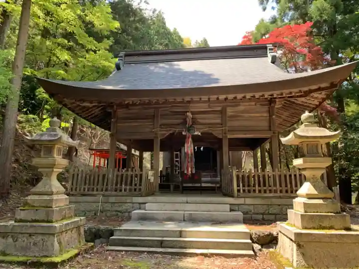 白石神社の本殿・本堂