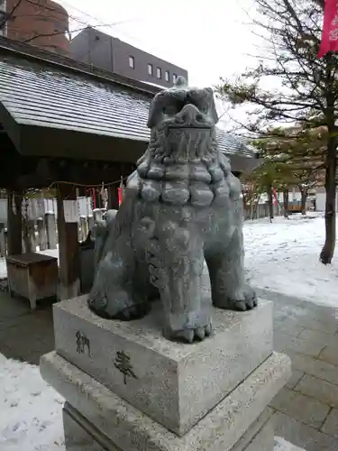 北海道神宮頓宮の狛犬