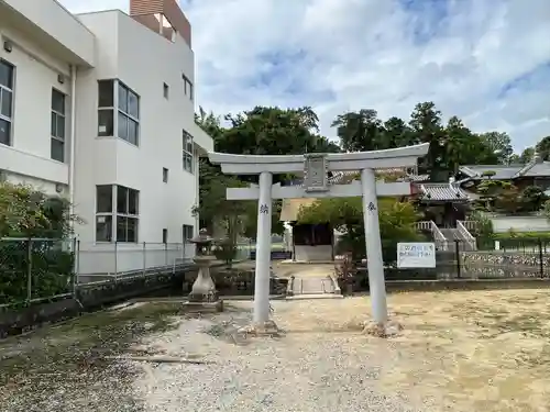 宝塚神社の鳥居