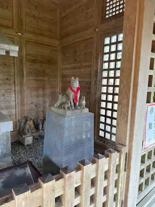 三峯神社の{uncategorized: "未分類", other: "その他", undefined: "問題あり", building: "その他建物", grave: "お墓", sacred_gate: "鳥居", guardian: "狛犬", statue: "像", buddha: "仏像", history: "歴史", nature: "自然", garden: "庭園", animal: "動物", pagoda: "塔", temizu: "手水舎", mountain_gate: "山門・神門", sanctuary: "本殿・本堂", subordinate: "末社・摂社", art: "芸術", scenery: "景色", jizo: "地蔵", ema: "絵馬", goshuin: "御朱印", omikuji: "おみくじ", items: "授与品その他", amulet: "お守り", goshuincho: "御朱印帳", eats: "食事", festival: "お祭り", votive_dance: "神楽", shichigosan: "七五三参", wedding: "結婚式", experience: "体験その他", initially: "初詣", around: "周辺", anti_infection: "感染症対策"}