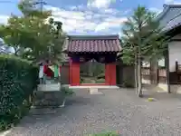 芳春寺の山門・神門
