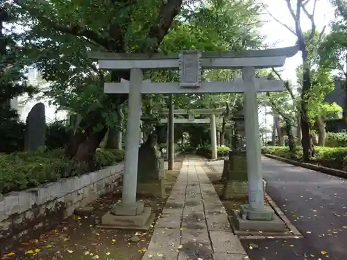 前原御嶽神社の鳥居