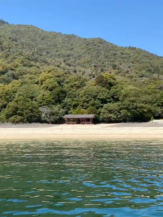 厳島神社の{uncategorized: "未分類", other: "その他", undefined: "問題あり", building: "その他建物", grave: "お墓", sacred_gate: "鳥居", guardian: "狛犬", statue: "像", buddha: "仏像", history: "歴史", nature: "自然", garden: "庭園", animal: "動物", pagoda: "塔", temizu: "手水舎", mountain_gate: "山門・神門", sanctuary: "本殿・本堂", subordinate: "末社・摂社", art: "芸術", scenery: "景色", jizo: "地蔵", ema: "絵馬", goshuin: "御朱印", omikuji: "おみくじ", items: "授与品その他", amulet: "お守り", goshuincho: "御朱印帳", eats: "食事", festival: "お祭り", votive_dance: "神楽", shichigosan: "七五三参", wedding: "結婚式", experience: "体験その他", initially: "初詣", around: "周辺", anti_infection: "感染症対策"}