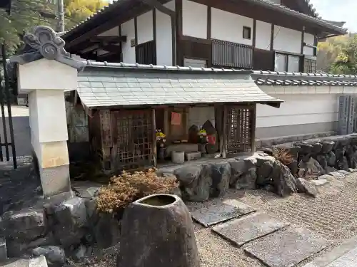 蟹満寺の{uncategorized: "未分類", other: "その他", undefined: "問題あり", building: "その他建物", grave: "お墓", sacred_gate: "鳥居", guardian: "狛犬", statue: "像", buddha: "仏像", history: "歴史", nature: "自然", garden: "庭園", animal: "動物", pagoda: "塔", temizu: "手水舎", mountain_gate: "山門・神門", sanctuary: "本殿・本堂", subordinate: "末社・摂社", art: "芸術", scenery: "景色", jizo: "地蔵", ema: "絵馬", goshuin: "御朱印", omikuji: "おみくじ", items: "授与品その他", amulet: "お守り", goshuincho: "御朱印帳", eats: "食事", festival: "お祭り", votive_dance: "神楽", shichigosan: "七五三参", wedding: "結婚式", experience: "体験その他", initially: "初詣", around: "周辺", anti_infection: "感染症対策"}