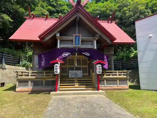 神恵内嚴島神社の本殿